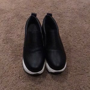 Wedge plather sneaker size 5